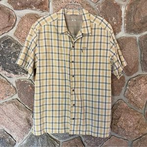 Mens Columbia plaid short sleeved shirt.